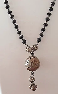 VINTAGE ORIENTAL SILVER METAL BALL PENDANT BLACK BEADED CHAIN   #rr - Bild 1 von 4