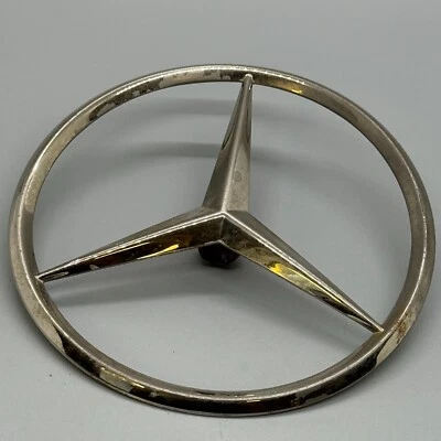 Mercedes-Benz W123 W126 280C 280E emblema tapa maletero cromado 1267580058 OEM #1 Foto 1 de 3