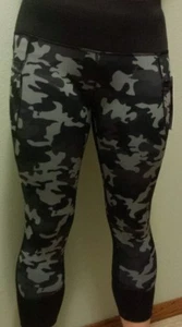 NEU Active Life Damen Yoga Training Capri Leggings Größe XL schwarz/grau Tarnmuster $ 74 - Bild 1 von 7
