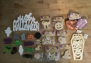 HUGE LOT OF HALLOWEEN CRAFT CUTOUTS, SIGNS, PUMPKINS, GHOSTS, CATS, BATS, SKULLS - Picture 1 of 24