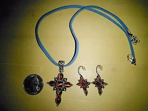 Neu ohne Etikett Gothic Kreuz & Ohrringe - silberfarben mit bernsteinfarbenen Perlen - Bild 1 von 2