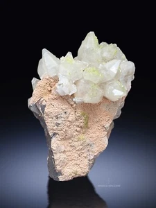 RARA ETTRINGITA SOBRE CALCITA FLUORESCENTE DE LA MINA N’CHWANING II, SUDAFRICA - Imagen 1 de 15