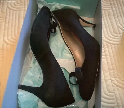 Tacones negros Van Dal Classics talla 7,5 con ribete de cristal de Swarovski Foto 1 de 4