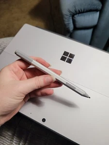 Surface Pro 7 - UNRESPONSIVE/BROKEN TOUCH SCREEN - Picture 1 of 11