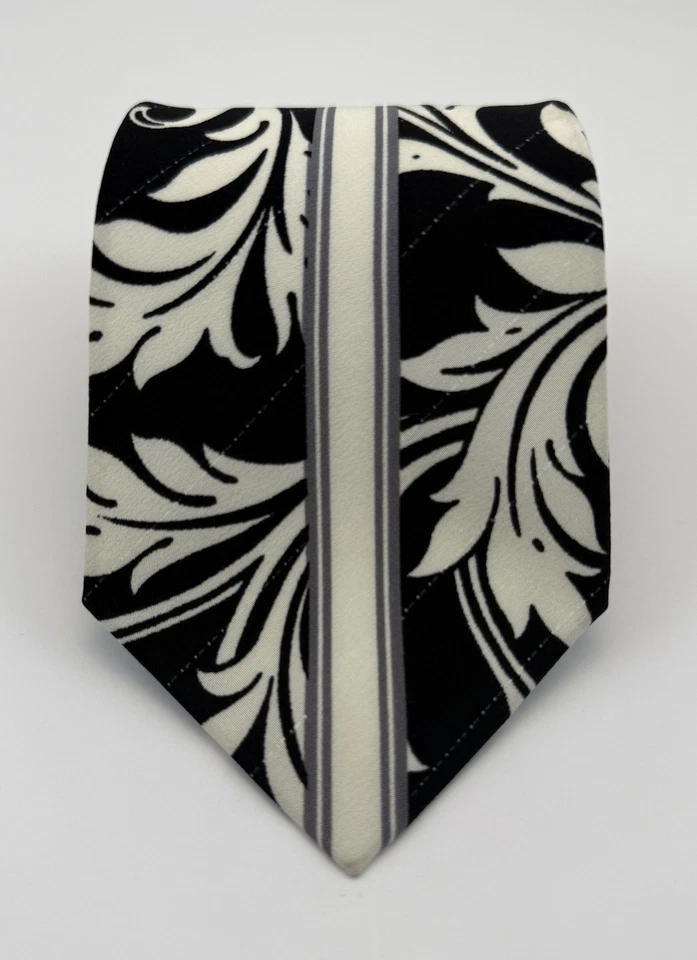 Corbata de seda Pancaldi negra blanca gris patrón floral rayas centrales Italia 56" nueva sin etiquetas Foto 1 de 4