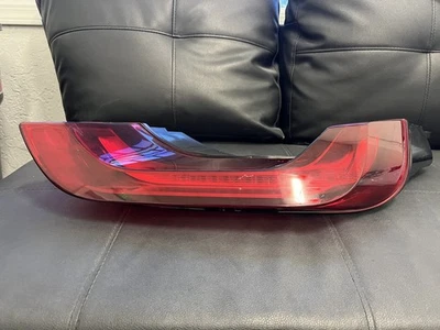 Luz trasera derecha BMW I8 2014-2017 (lado pasajero) Foto 1 de 4