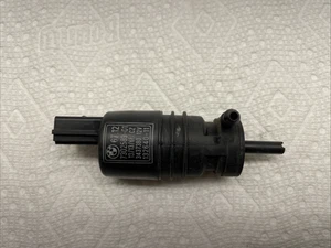 OE 2015 2015 2017 2018 BMW X4 F26 WINDSHIELD WIPER WASHER RESERVOIR PUMP 7302589 - Picture 1 of 7