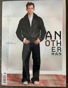UK ANOTHER MAN Magazin Sommer/Herbst 2024 Mike Faist Fashion Lifestyle - Bild 1 von 4