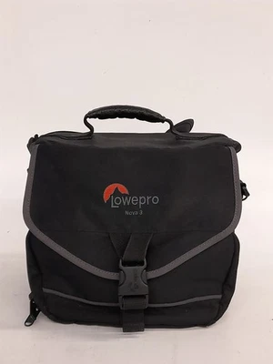 Bolsa para cámara LowePro Nova 3 con manuales de cámara Foto 1 de 4