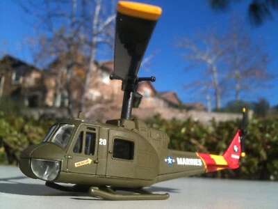 Corgi Bell UH-1C Huey Helicopter USMC Vietnam Die-cast Showcase 1:100 Scale - Image 1 of 4