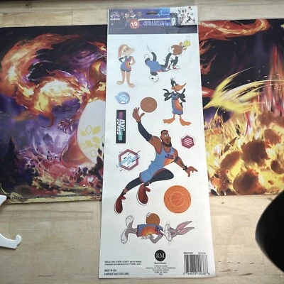RoomMates Space Jam Wall Decals Removable Peel & Stick Decor NEW Lebron James - Imagem 1 de 4