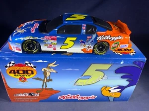 W7-8 TERRY LABONTE #5 KELLOGG’S / LOONEY TUNES - BANK - 2002 CHEVY MONTE CARLO - Picture 1 of 8