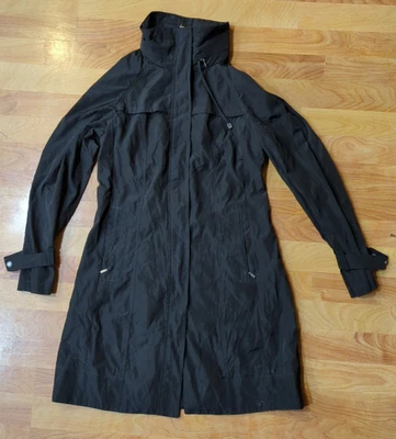 Chaqueta de lluvia ligera para mujer Cole Haan con cremallera y capucha oculta - talla S Foto 1 de 4