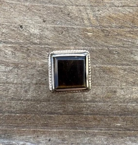 Antik 1893 Pat Dec Kragenstecker Messing mit künstlichem Tigerauge Glas viktorianischer Knopf - Bild 1 von 10