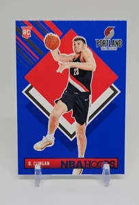 Aros Panini NBA 2024-25 - Aros Tributo Donovan Clingan #293 Azul (RC) Portland - Imagen 1 de 2