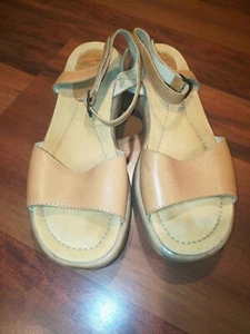 Scarpe sandali donna Dansko 41 taglia 10,5 pelle marrone marrone marrone made in Marocco rare - Foto 1 di 11