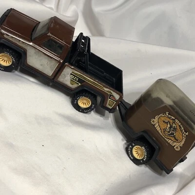 Винтажный литой под давлением грузовик Buddy L Jeep Renegade пластиковый прицеп для перевозки лошадей коричневый/5a - Изображение 1 из 4