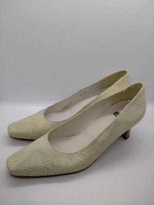 Stuart Weitzman ~ Block Heels Women Sz 6.5B White Diamond Snake Print Y2K Vtg - Image 1 of 4