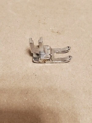 Low Shank OPEN TOE APPLIQUE SATIN STITCH  FOOT  VIKING  Pfaff Singer 221+ (g10b - Image 1 of 2