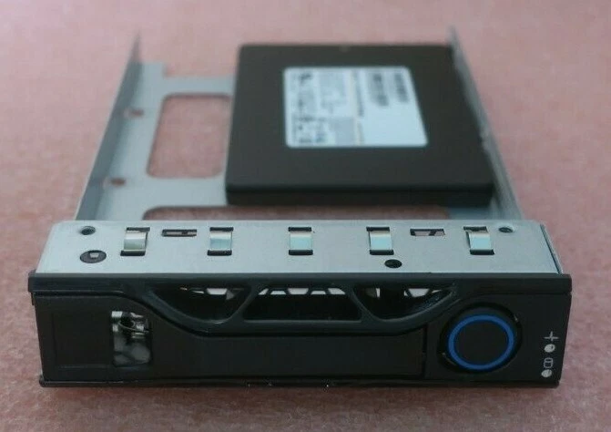 Hitachi HDS 1.92TB SATA 6Gb/s 2.5" TLC Enterprise SSD In 3.5" Caddy 1HY7Z9Z001X - Image 1 of 4