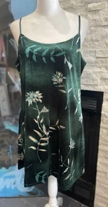 VTG California Dynasty Green Crushed Velvet Floral Slip Cami Chemise Size Medium - Picture 1 of 10