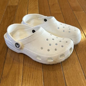 CROCS Unisex Boy Girl Junior Classic Slip On Clog Sandals Shoes White Sz 3 J3 - Picture 1 of 11