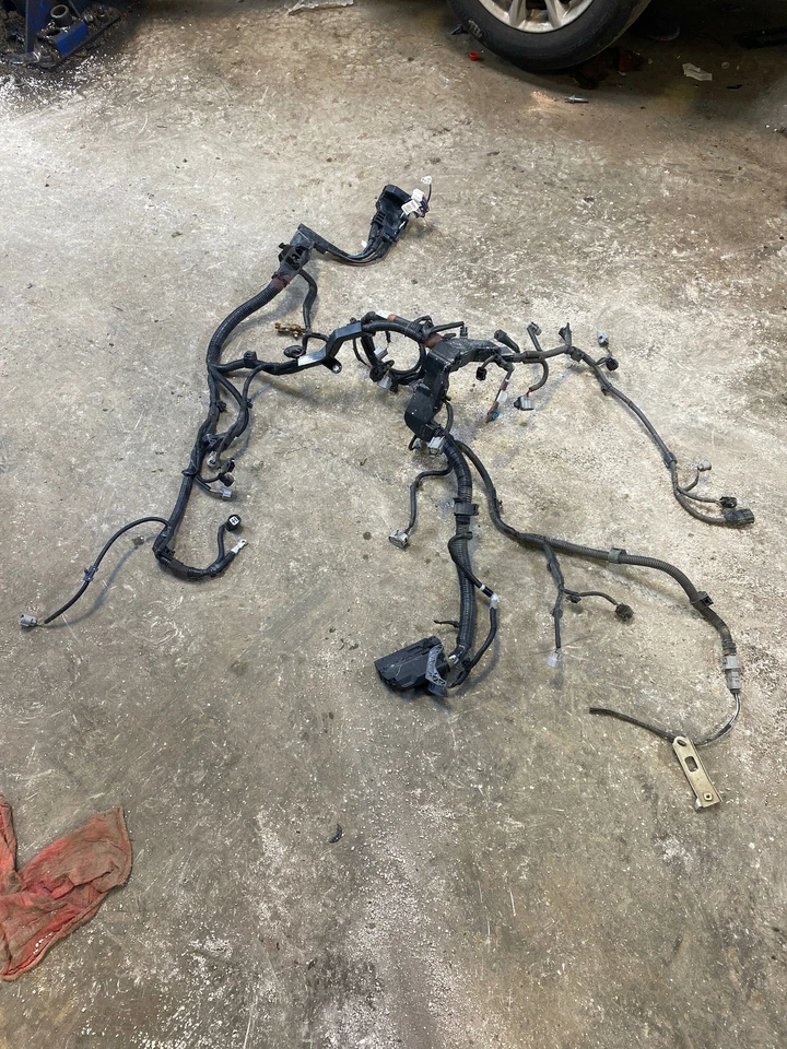 Arnés de motor Toyota iM 2016-18 1,8 L OEM #82121-12U40 Foto 1 de 1