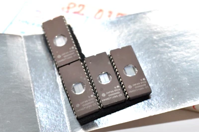 Original IC / EPROM / Speicher Baustein by Hitachi Typ HN4827128G-25, DIP28, NOS - Image 1 of 2