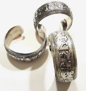 3 GROSSHANDEL HANDGEFERTIGT INDIEN SILBER MANSCHETTE ARMBAND OM MANE PADME HUM MANTRA: 3 STCK. - Bild 1 von 3