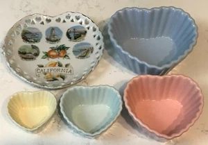Menge 5 - 4 Herzförmige verschachtelte Backformen Set & California Souvenir Teller - Bild 1 von 8