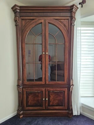 Ethan Allen Newport Flame Mahogany Corner Cabinet Hutch Display Curio - Image 1 of 4