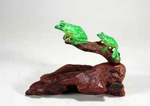 Escultura RANA VERDE DÚO por JOHN PERRY 5 pulgadas de alto Nueva directa desde su estudio - Imagen 1 de 4