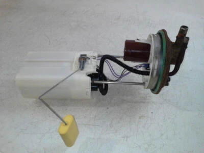 Bomba de combustible usada se adapta a: 2006 GMC Savana 2500 furgoneta conjunto de bomba gasolina sin parte trasera izquierda Foto 1 de 4