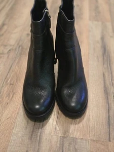 Women's Tory Burch Leigh Lug Sole Leather Bootie Black US Size 10 M - Picture 1 of 8