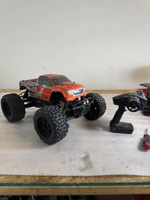 Antique HPI Savage Nitro Rc Car With Remote - Image 1 of 4