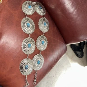 Women's Western Concho Chain Belt Silver Tone Faux Turquoise One Size Adjustable - Picture 1 of 6
