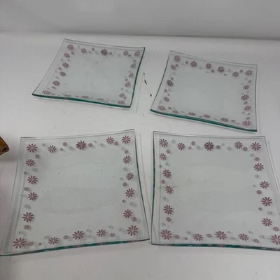 Pampered Chef Daisy Dessert Plates Set of 4 Glass #2818 Pink White Retired - Image 1 of 4