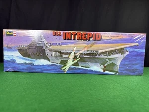 Vintage 1972 Revell USS Intrepid model kit Scale 1/720 L=14 1/4" SEALED NEW - Picture 1 of 10