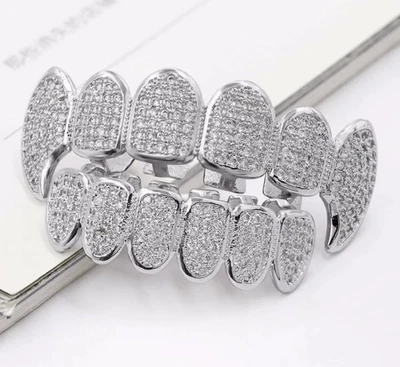 Set Denti Rapper Placcati Argento con CZ – Look Street Unico trapper - Immagine 1 di 4