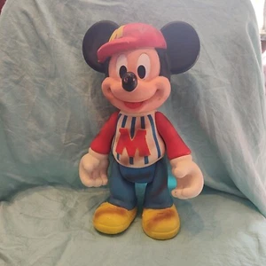 Giocattolo in gomma vintage Walt Disney Topolino sporco giocatore di baseball posabile 12"    - Foto 1 di 6