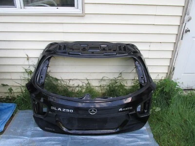 原始设备制造商 2015 - 20 梅赛德斯奔驰 GLA 250 升降门 — 第 1/4 张图片