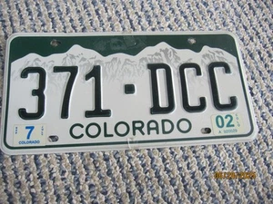 Colorado Nummernschild mit Aufkleber von 2002 # 371-DCC - Bild 1 von 4