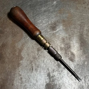 Antico cacciavite a spirale Goodell Pratt per lavorazione del legno e falegnameria - Foto 1 di 18