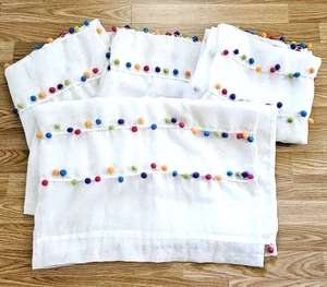 Tenda trasparente Rainbow Pom Pom camera dei bambini set 4 tende 62"x52" - Foto 1 di 5