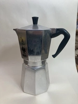 Cafeteira Bialetti Moka Express 18 xícaras - Prata - Imagem 1 de 4