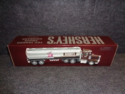 Taylor Made Trucks TMT HERSHEY'S CHOCOLATE SYRUP Tractor Trailer Tanker 1:32 - Image 1 of 4