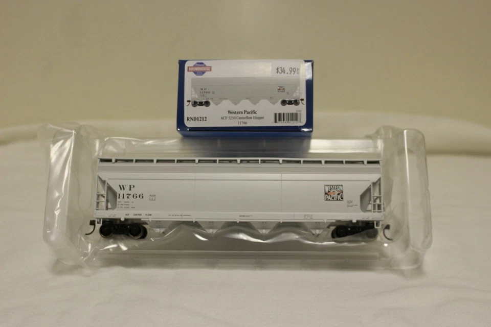 S501 Vintage Roundhouse HO 1212 Kit SD Boxcar Great Northern 39472 Diecast Frame