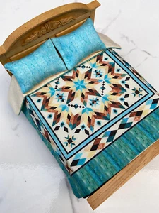 Dollhouse Miniatures bedspread comforter blanket with 2 pillows 1:12 scale #P100 - Picture 1 of 3