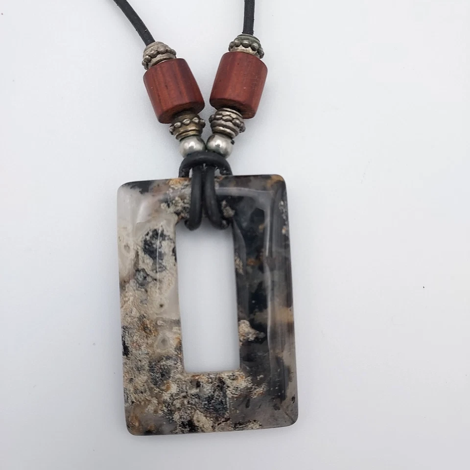 joyería, collar, ágata rectángulo con correa de cuero, hecho a mano en Idaho EE. UU. Foto 1 de 4