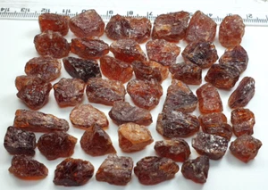 91 Gramm schöner natürlicher farbiger Hessonit Granat grobe Qualität gute Qualität Posten - Bild 1 von 7